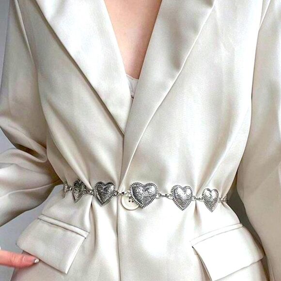 SALE Silver Vintage Engraved Heart Chain Belt - Picture 2 of 4